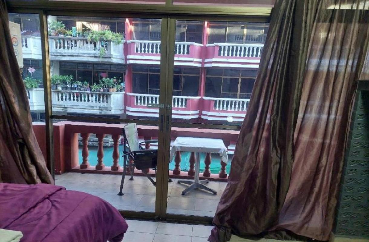 Pluemchai Guesthouse Джомтьен Экстерьер фото